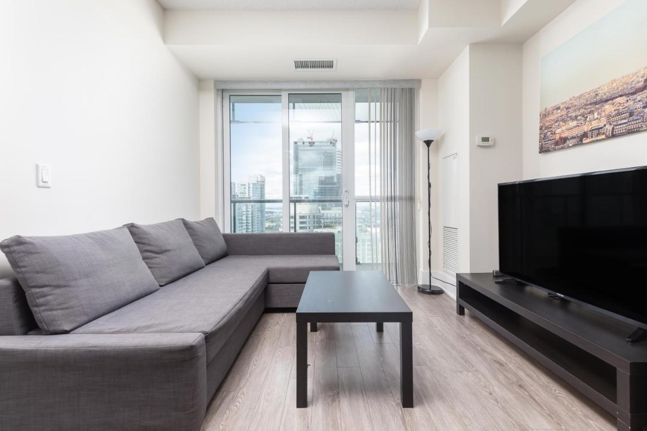 Across From The Cn Tower, Metro Toronto Convention Centre And Rogers Centre In Downtown Toronto Core Apartman Kültér fotó