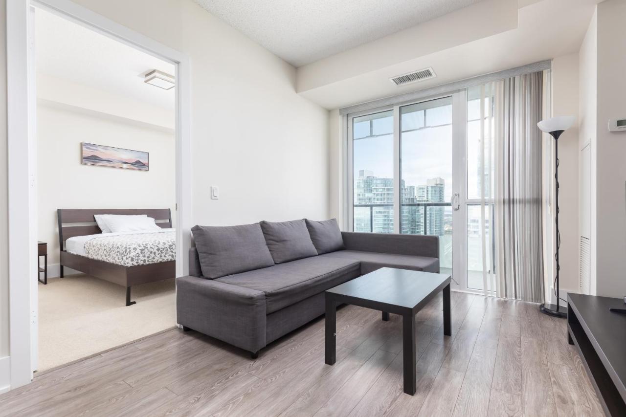 Across From The Cn Tower, Metro Toronto Convention Centre And Rogers Centre In Downtown Toronto Core Apartman Kültér fotó