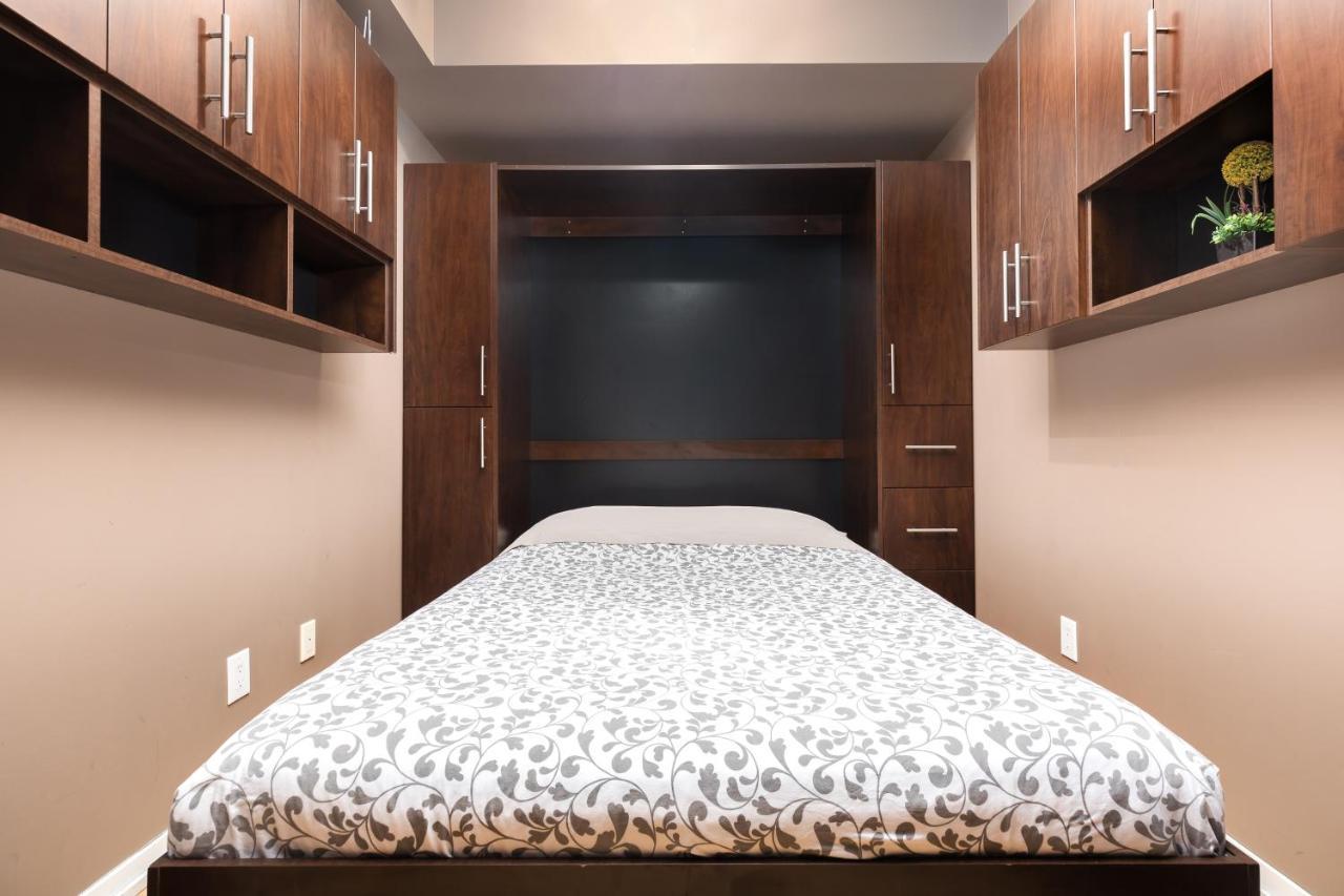 Across From The Cn Tower, Metro Toronto Convention Centre And Rogers Centre In Downtown Toronto Core Apartman Kültér fotó