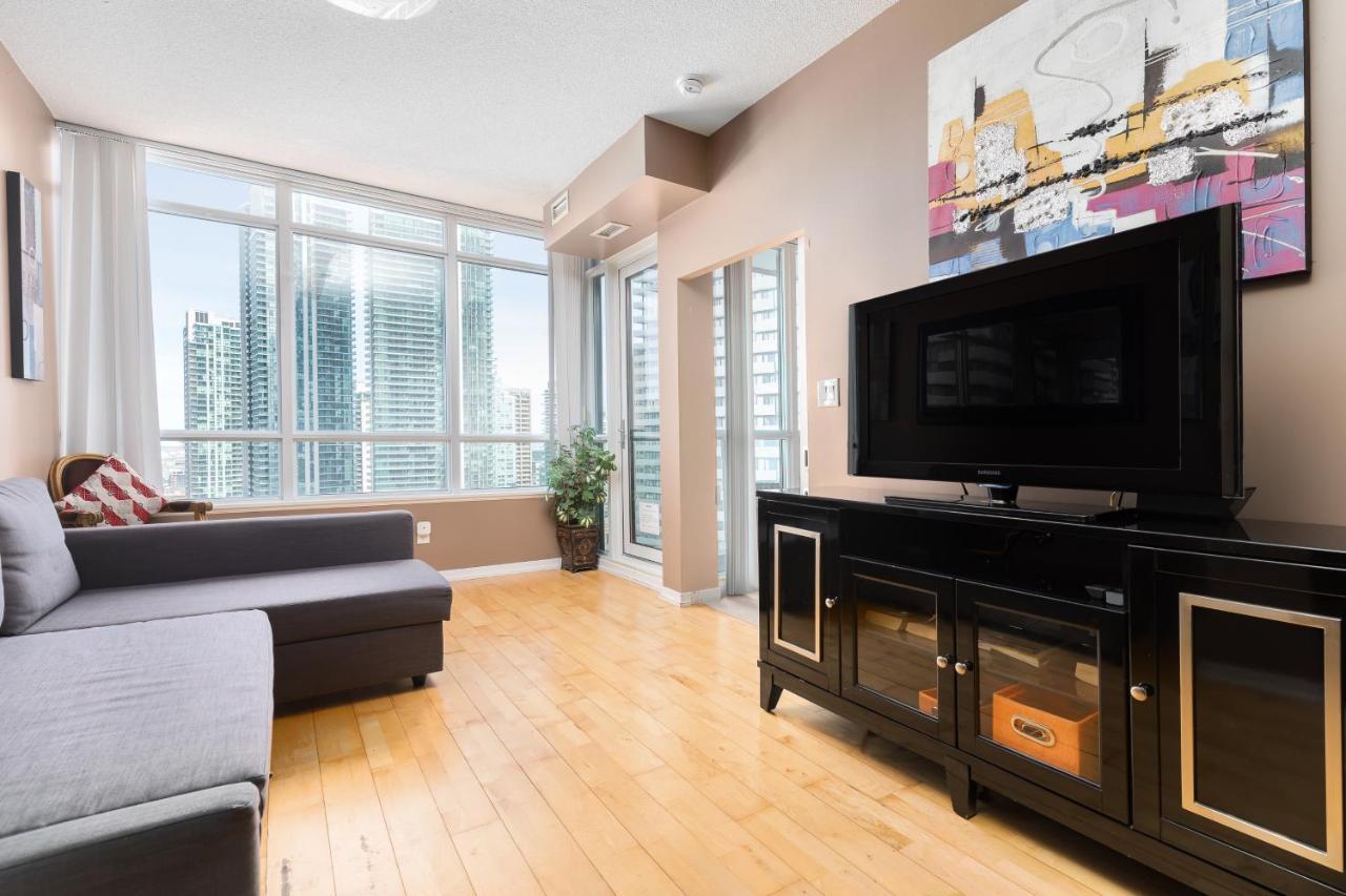 Across From The Cn Tower, Metro Toronto Convention Centre And Rogers Centre In Downtown Toronto Core Apartman Kültér fotó