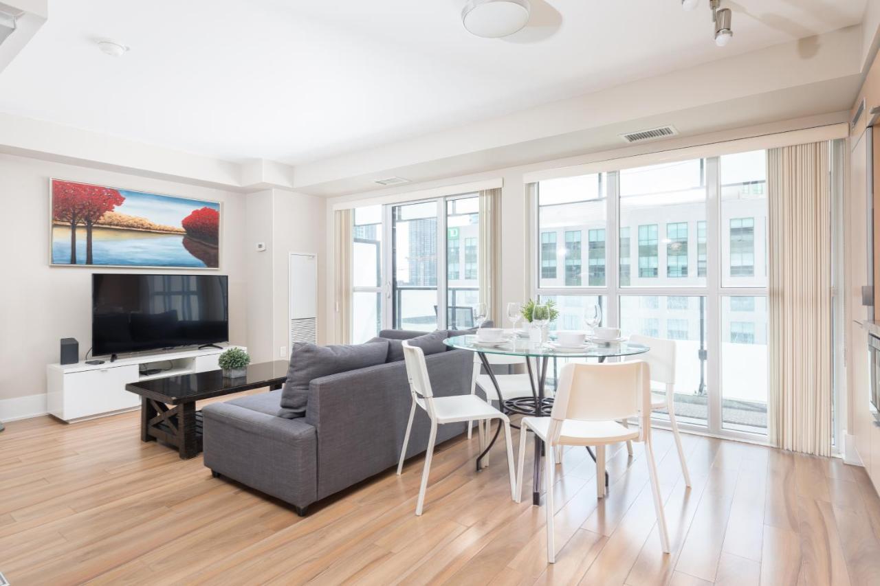Across From The Cn Tower, Metro Toronto Convention Centre And Rogers Centre In Downtown Toronto Core Apartman Kültér fotó