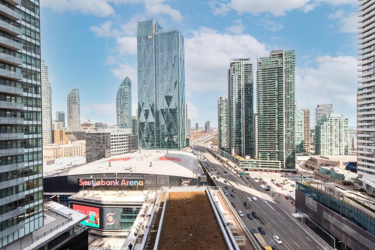 Across From The Cn Tower, Metro Toronto Convention Centre And Rogers Centre In Downtown Toronto Core Apartman Kültér fotó