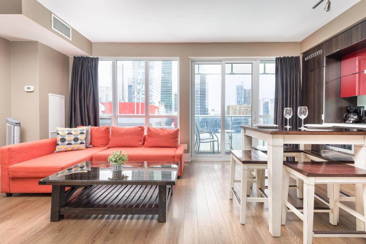 Across From The Cn Tower, Metro Toronto Convention Centre And Rogers Centre In Downtown Toronto Core Apartman Kültér fotó