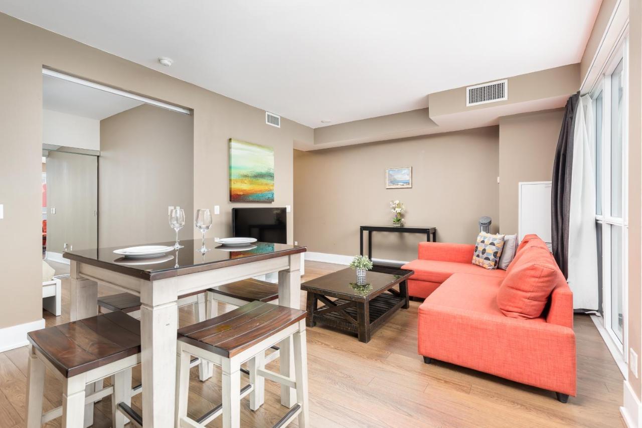 Across From The Cn Tower, Metro Toronto Convention Centre And Rogers Centre In Downtown Toronto Core Apartman Kültér fotó